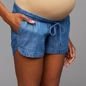 A Pea in the Pod Chambray Maternity Shorts - Medium